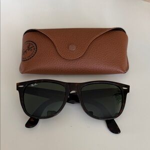 Ray-Ban Classic Tortoise Sunglasses with Brown Case